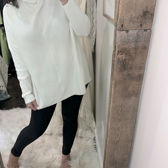 Cupio Women's White Cowl Neck Sweater size large new with tags - Picture 8 of 8